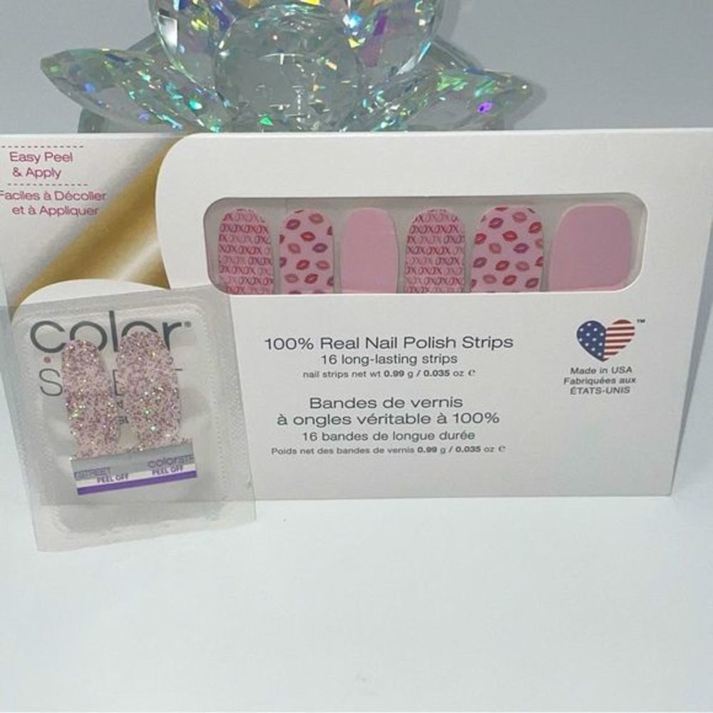 Color Street | Kiss and Makeup, a frosted soft pink shade with hugs and kisses - Picture 3 of 10